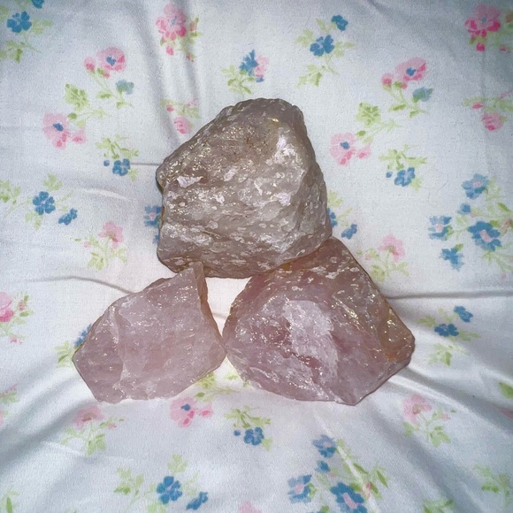 Large Raw Rose Quartz Crystal🔮 - Picture 2 of 2